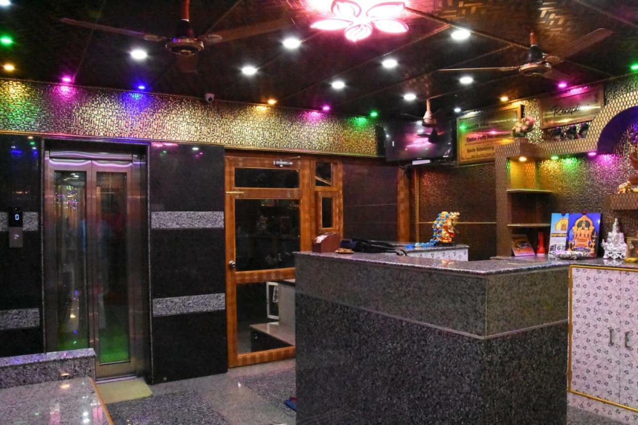 Gayathri Stay Kanchipuram Exterior photo